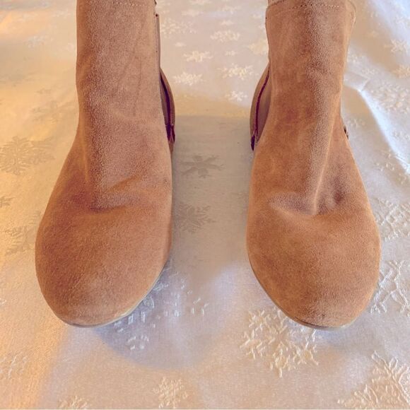 Steve Madden Ankle Boots Tan Suede Leather Stretch Sides Sz 10 Gorgeous - Picture 3 of 6